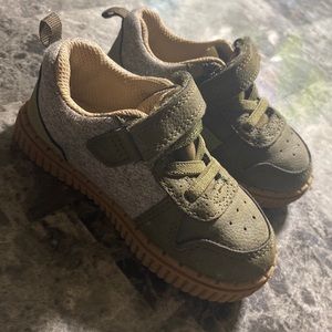 Oshkosh sneakers